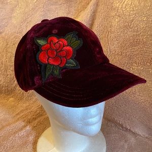 K baseball style hat velour in very good condition